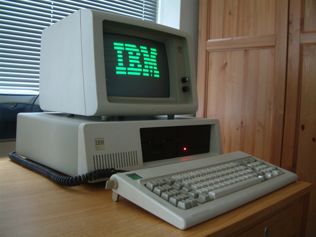 desktop computer 8088 - IBM Personal Computer XT – Wikipedia